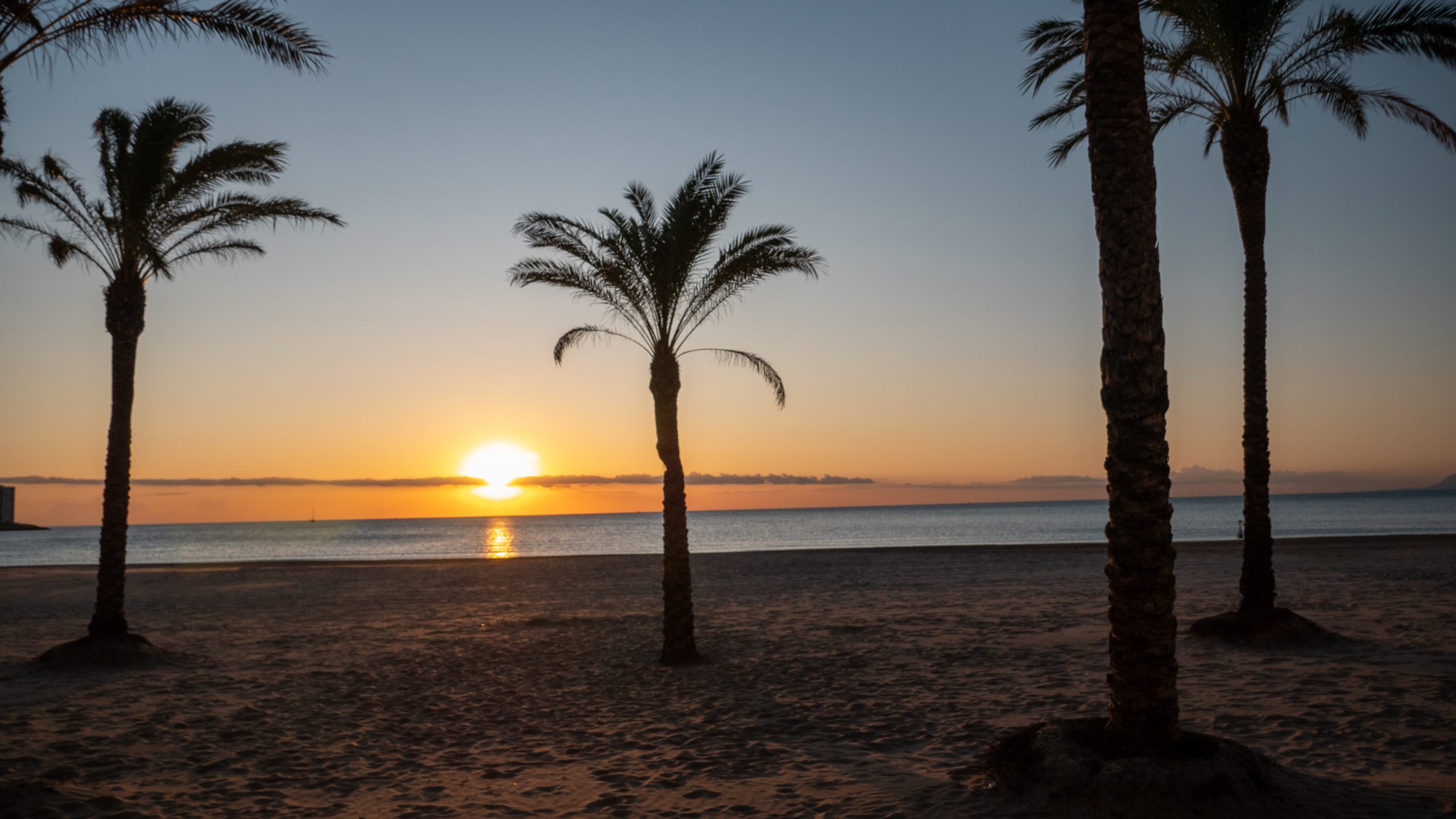 Atardecer en la playa de Cullera, cerca de Restaurante Aruba